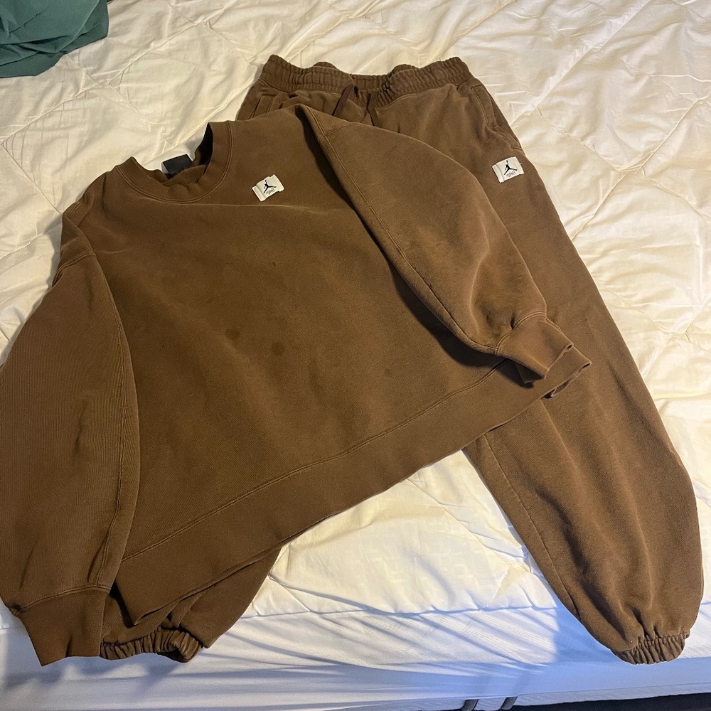 Jordan Air brown sweatsuit